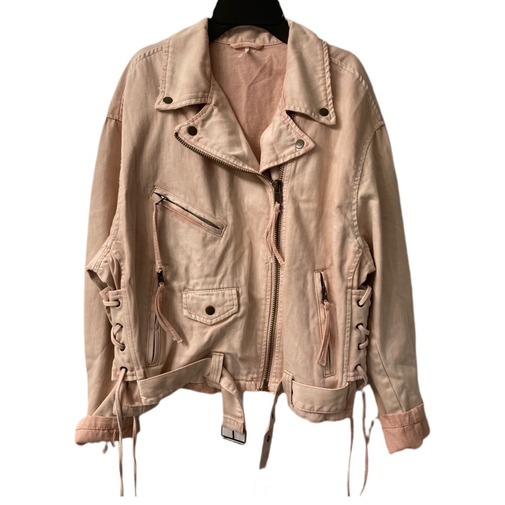 🌟NWOT 🎉 Free People blush denim moto jacket 🌟